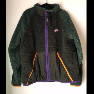 NWT 2017 Nike Men’s windbreaker